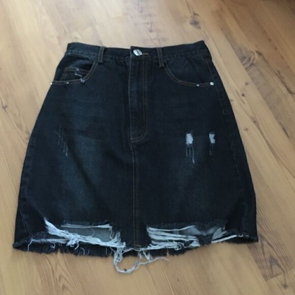 Umgee Distressed 5 pocket Denim Skirt Size S - Picture 3 of 5